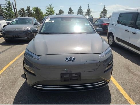 Used 2023 Hyundai Kona SE FWD image 3