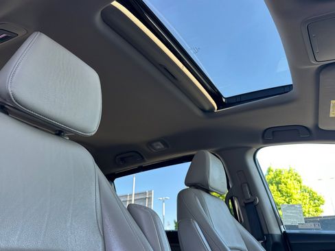 Used 2019 Honda Odyssey EX-L image 18