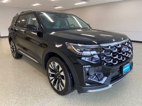 New 2026 Ford Explorer Platinum w/ LUX Leather Package AWD/4WD image 3