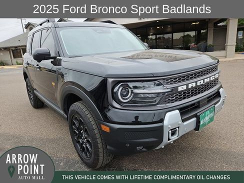Used 2025 Ford Bronco Sport Badlands AWD/4WD image 2