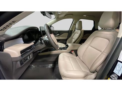 Used 2024 Lincoln Corsair AWD w/ Towing Package image 12