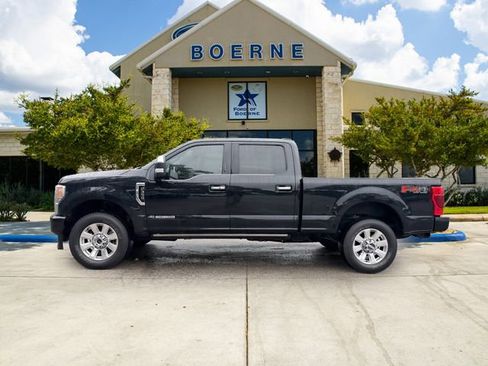 Used 2022 Ford F350 Platinum w/ FX4 Off-Road Package AWD/4WD image 2