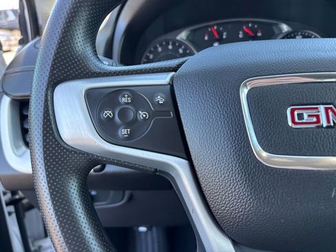 Used 2024 GMC Terrain SLE image 14