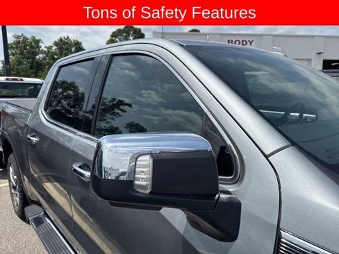 Used 2023 GMC Sierra 1500 SLT w/ SLT Premium Package AWD/4WD image 11