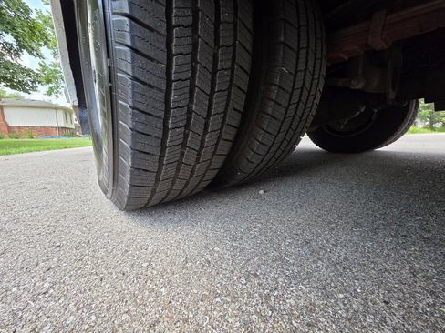 Used 2012 Ford F350 Lariat w/ Lariat Interior Pkg image 19