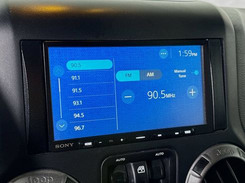 Used 2017 Jeep Wrangler Unlimited Sport w/ Quick Order Package 24S AWD/4WD image 5