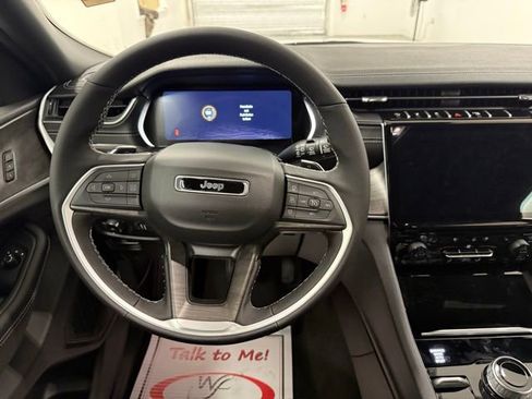 New 2025 Jeep Grand Cherokee L Limited w/ Luxury Tech Group II image 19