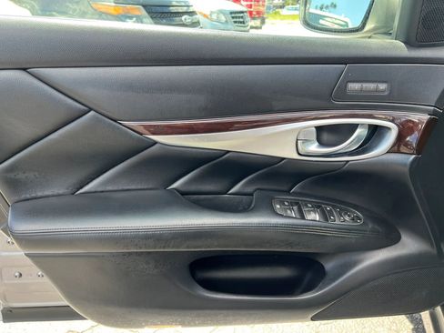 Used 2011 INFINITI M37 x w/ Premium Pkg image 8