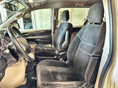 Used 2017 Dodge Grand Caravan SE w/ Power Window Group image 12