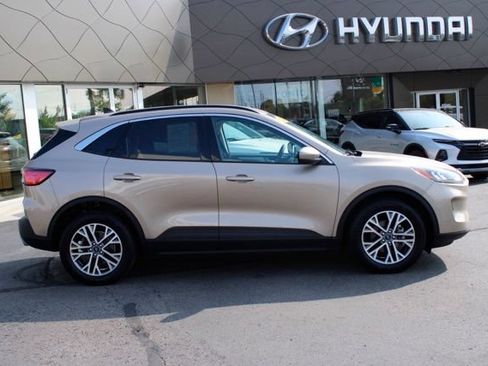 Used 2021 Ford Escape SEL AWD/4WD image 2