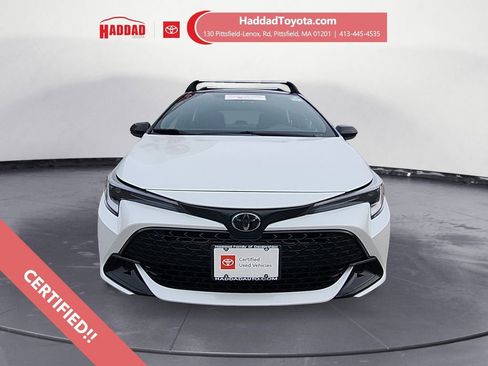 Certified 2025 Toyota Corolla Hatchback w/ SE Package image 8