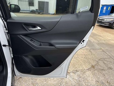 Used 2025 Chevrolet Equinox LT image 26