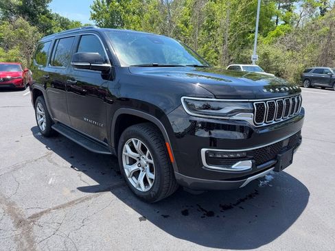 Used 2022 Jeep Wagoneer Series II AWD/4WD image 4