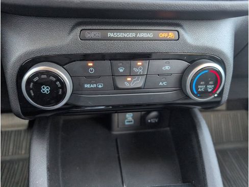 Used 2022 Ford Escape SE image 17