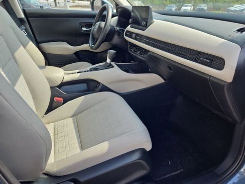 Certified 2025 Honda HR-V LX image 9