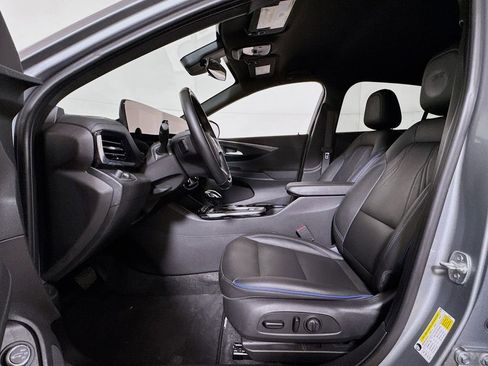 Certified 2024 Buick Envista Sport Touring w/ Convenience I Package image 18