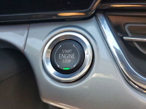 Used 2025 Chevrolet Trax LT FWD image 27