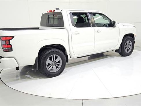 Certified 2025 Nissan Frontier SV w/ SV Convenience Package RWD image 8