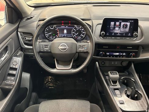 Used 2025 Nissan Rogue SV FWD image 36