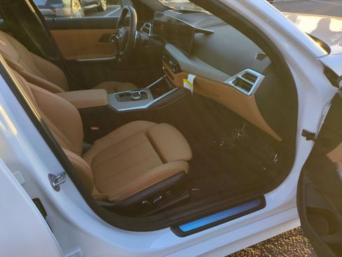 Certified 2025 BMW 330i Sedan w/ Premium Package image 19