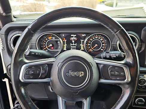 Used 2020 Jeep Wrangler Unlimited Sahara image 20