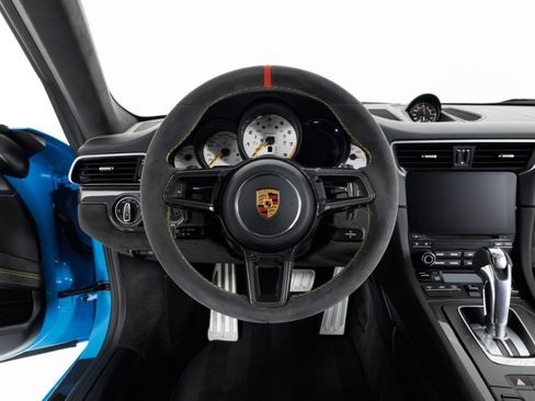 Used 2018 Porsche 911 GT2 RS RWD image 19