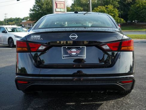 Used 2025 Nissan Altima 2.5 SV FWD image 19