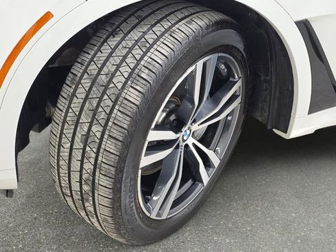 Certified 2025 BMW X7 xDrive40i w/ M Sport Package image 29