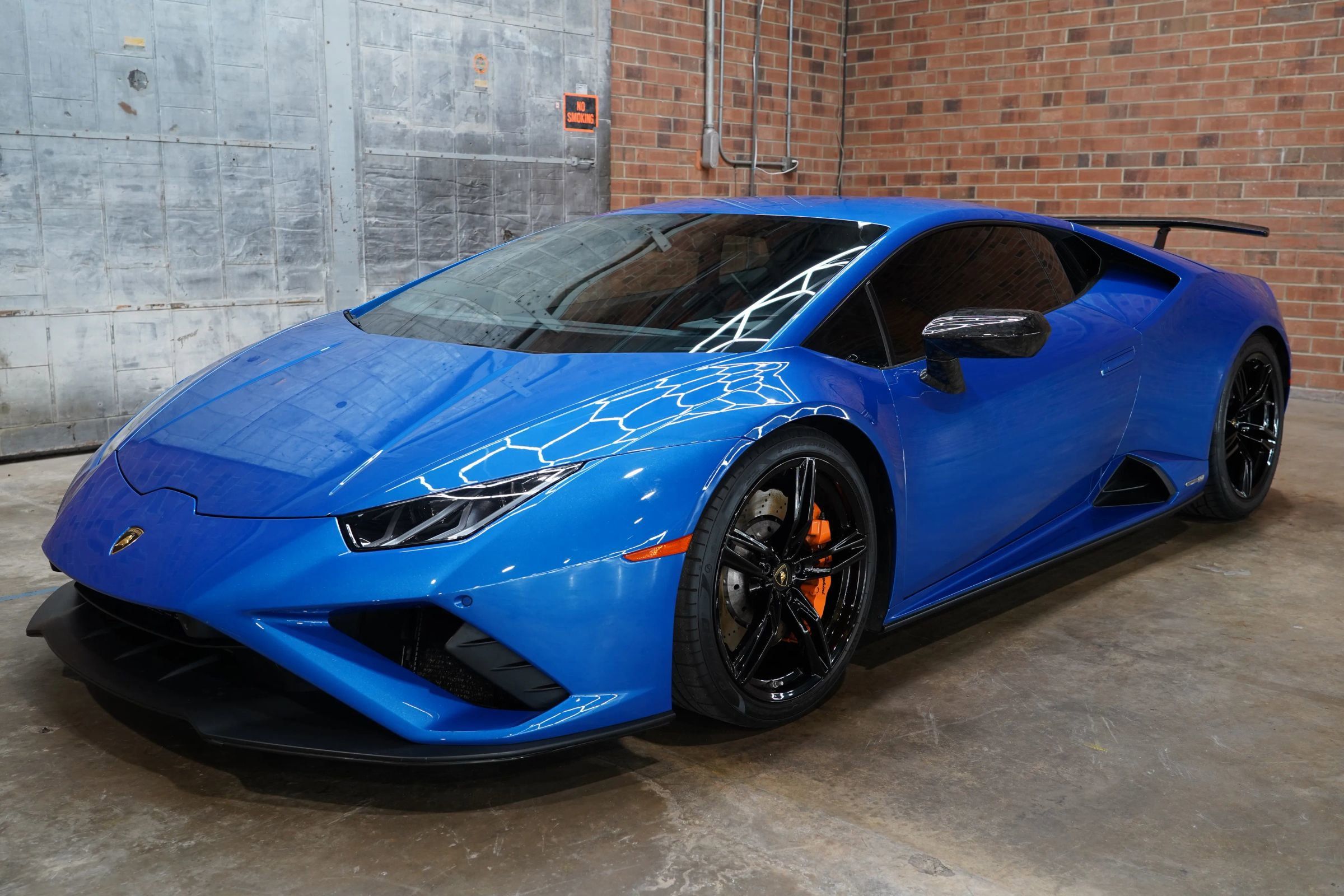 Used 2020 Lamborghini Huracan EVO RWD image 9