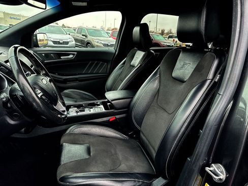 Used 2020 Ford Edge ST w/ Equipment Group 401A image 11