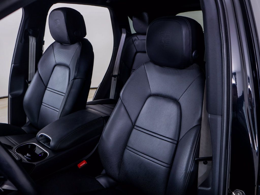 Certified 2023 Porsche Cayenne Platinum Edition AWD/4WD image 12