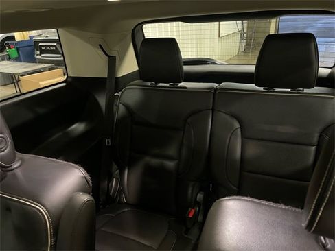 Used 2017 GMC Acadia Denali w/ Technology Package image 23