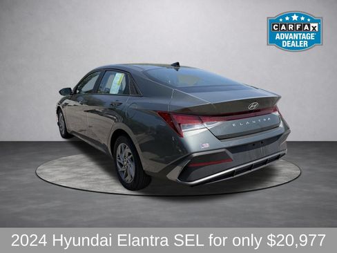 Used 2024 Hyundai Elantra SEL FWD image 3