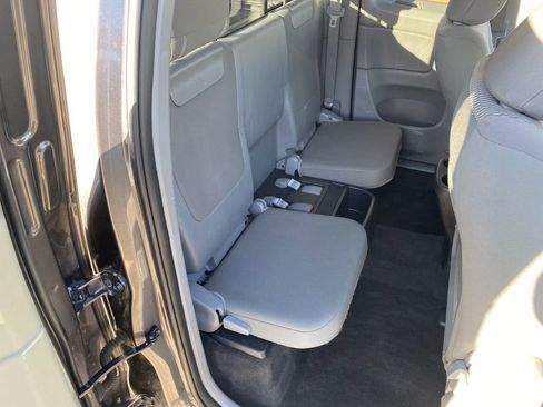 Used 2015 Toyota Tacoma 2WD Access Cab image 16