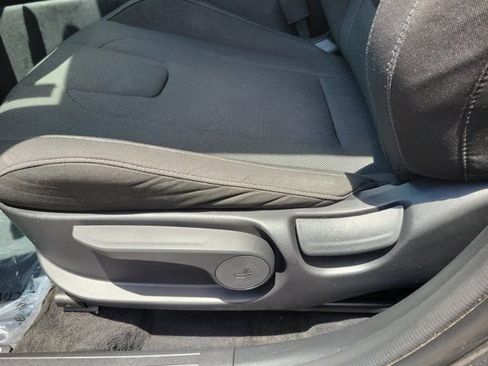 Certified 2024 Hyundai Elantra SE FWD image 14