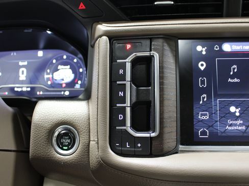 Used 2023 GMC Yukon XL Denali RWD image 19