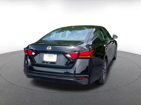 Used 2025 Nissan Altima 2.5 SV FWD image 14