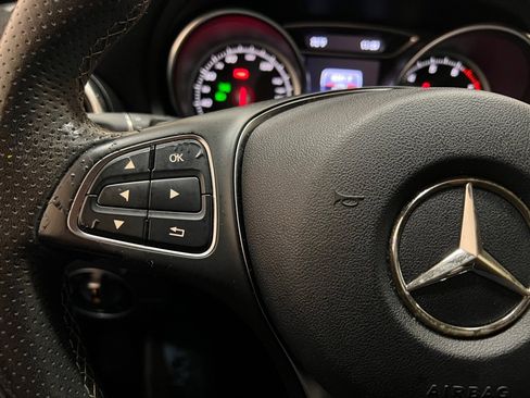 Used 2018 Mercedes-Benz CLA 250 image 17