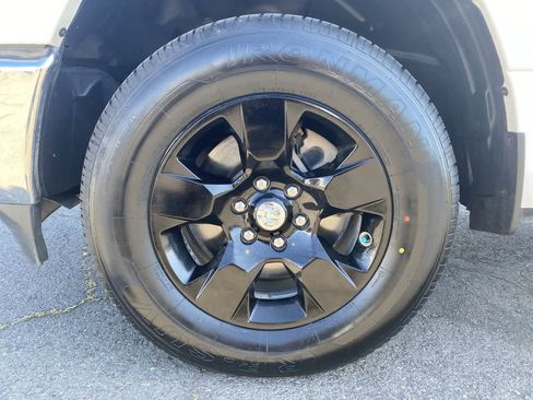 Used 2023 RAM 1500 Big Horn AWD/4WD image 10