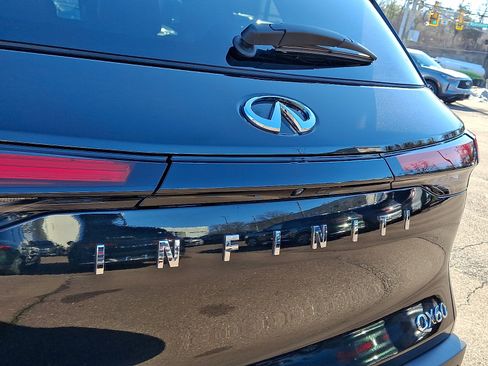 Certified 2025 INFINITI QX60 Pure image 31