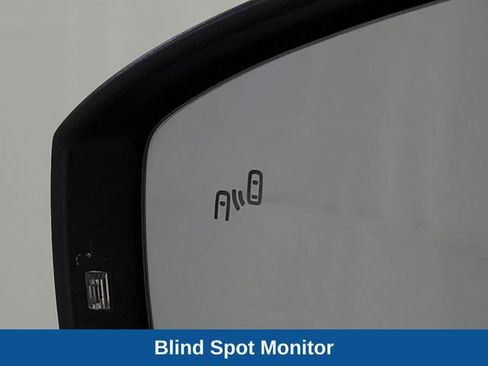 Used 2018 Volkswagen Tiguan SE FWD image 12