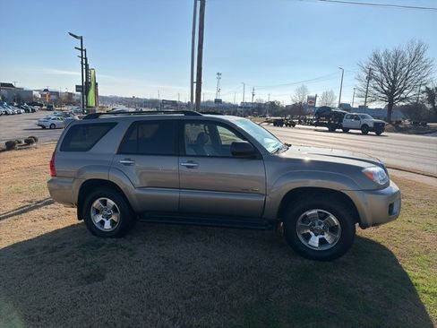 Used 2006 Toyota 4Runner SR5 image 3
