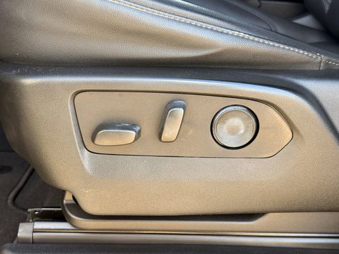 Used 2024 Chevrolet Suburban Z71 w/ Luxury Package image 27