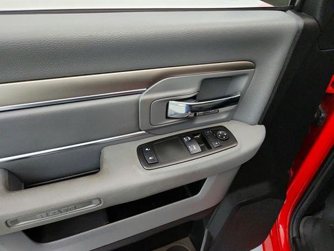 Used 2014 RAM 1500 Express RWD image 18