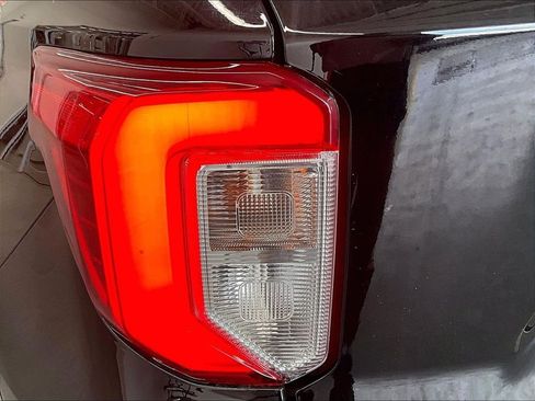 Used 2023 Ford Explorer Limited w/ Limited Technology Package AWD/4WD image 33