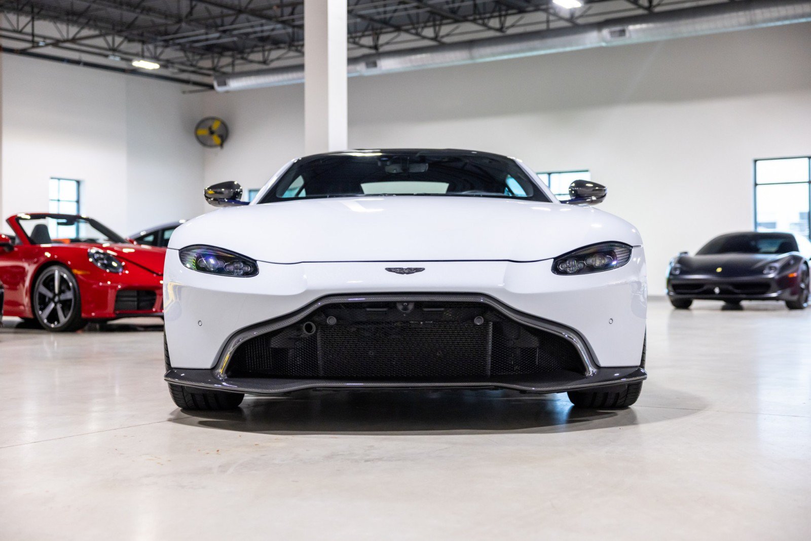 Used 2019 Aston Martin V8 Vantage Coupe RWD image 2