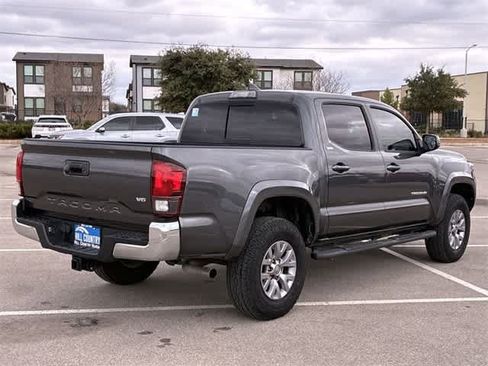 Used 2018 Toyota Tacoma SR5 image 6