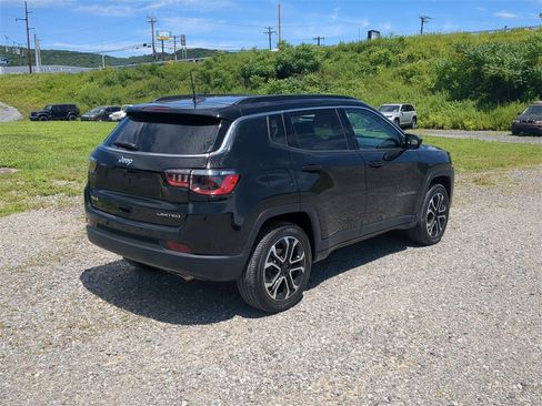 Used 2022 Jeep Compass Limited image 3