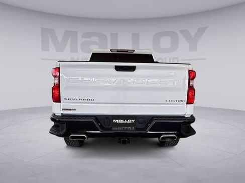 Used 2025 Chevrolet Silverado 1500 Custom Trail Boss AWD/4WD image 4