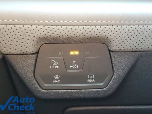 Used 2024 Volkswagen Atlas Peak Edition SEL AWD/4WD image 31
